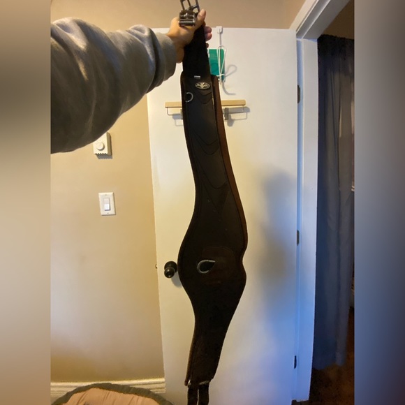 Professional's Choice Contoured VenTech Jump Girth. - Picture 2 of 2